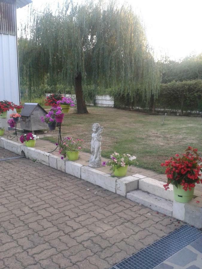 Les Rouches Bed & Breakfast Cormeray Ngoại thất bức ảnh