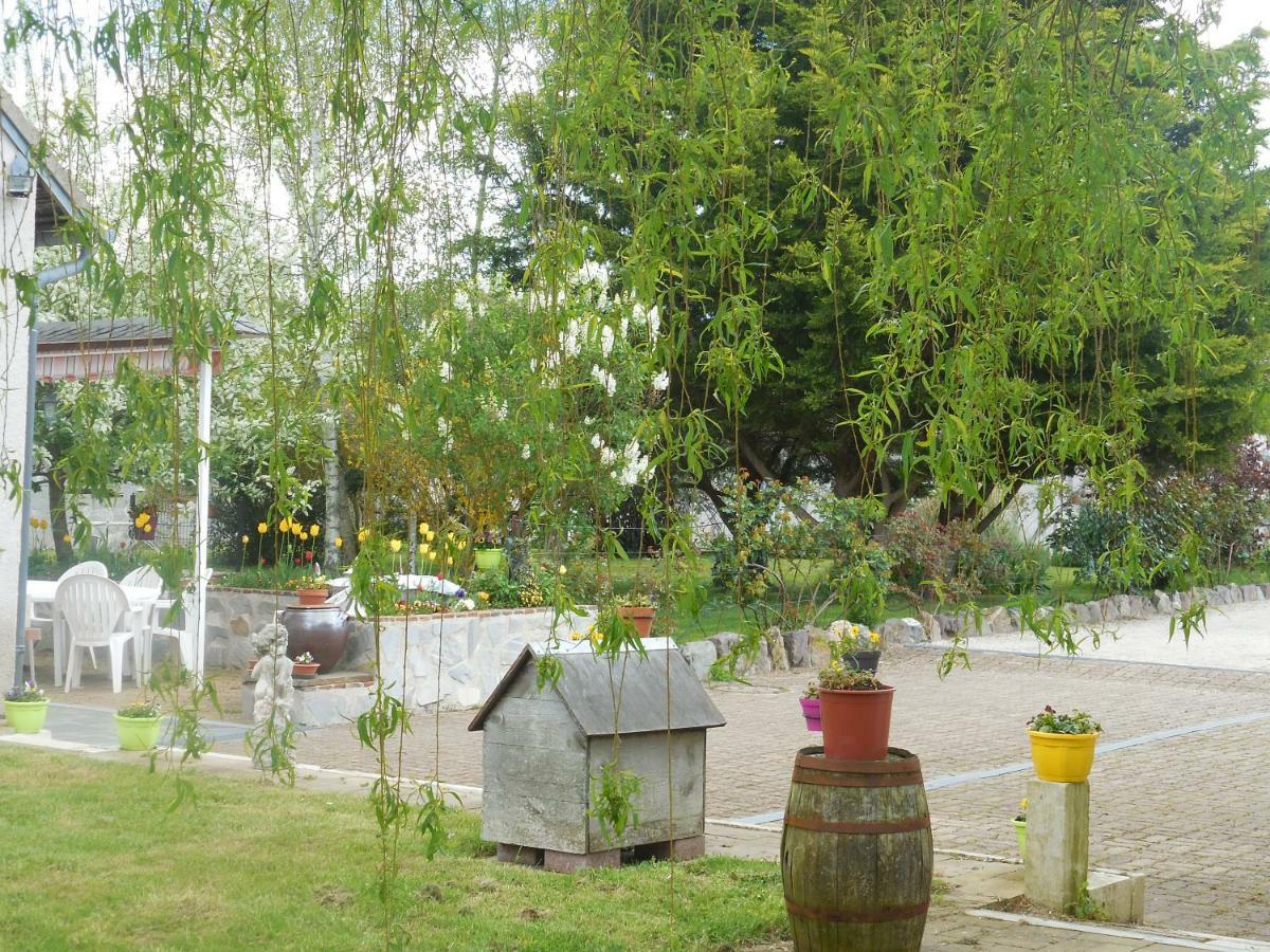 Les Rouches Bed & Breakfast Cormeray Ngoại thất bức ảnh